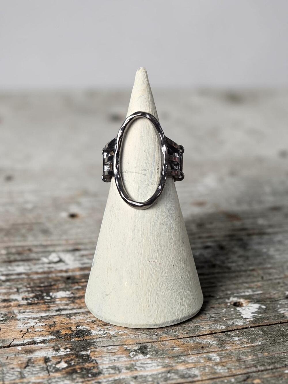 Oval Pewter Silver Metal Stretchy Adjusable Fashion Ring
